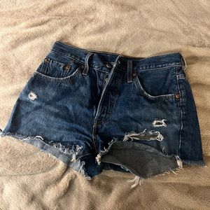 Levi’s 501 Jean shorts dark denim size 25